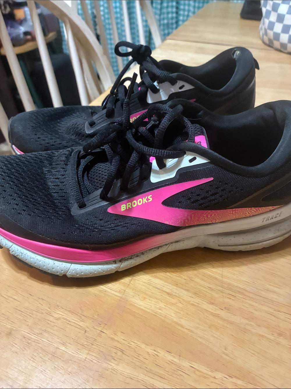 Brooks Women’s Black & Hot Pink Running Sneakers